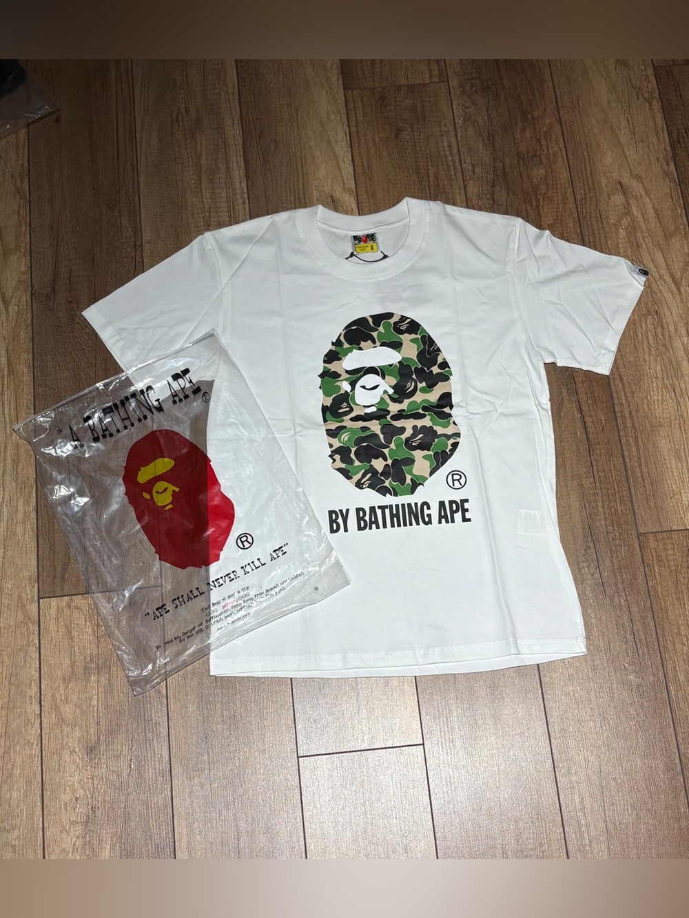 A Bathing Ape BAPE White T Shirt Green Camo Ape Logo Short Sleeve Mens Size M